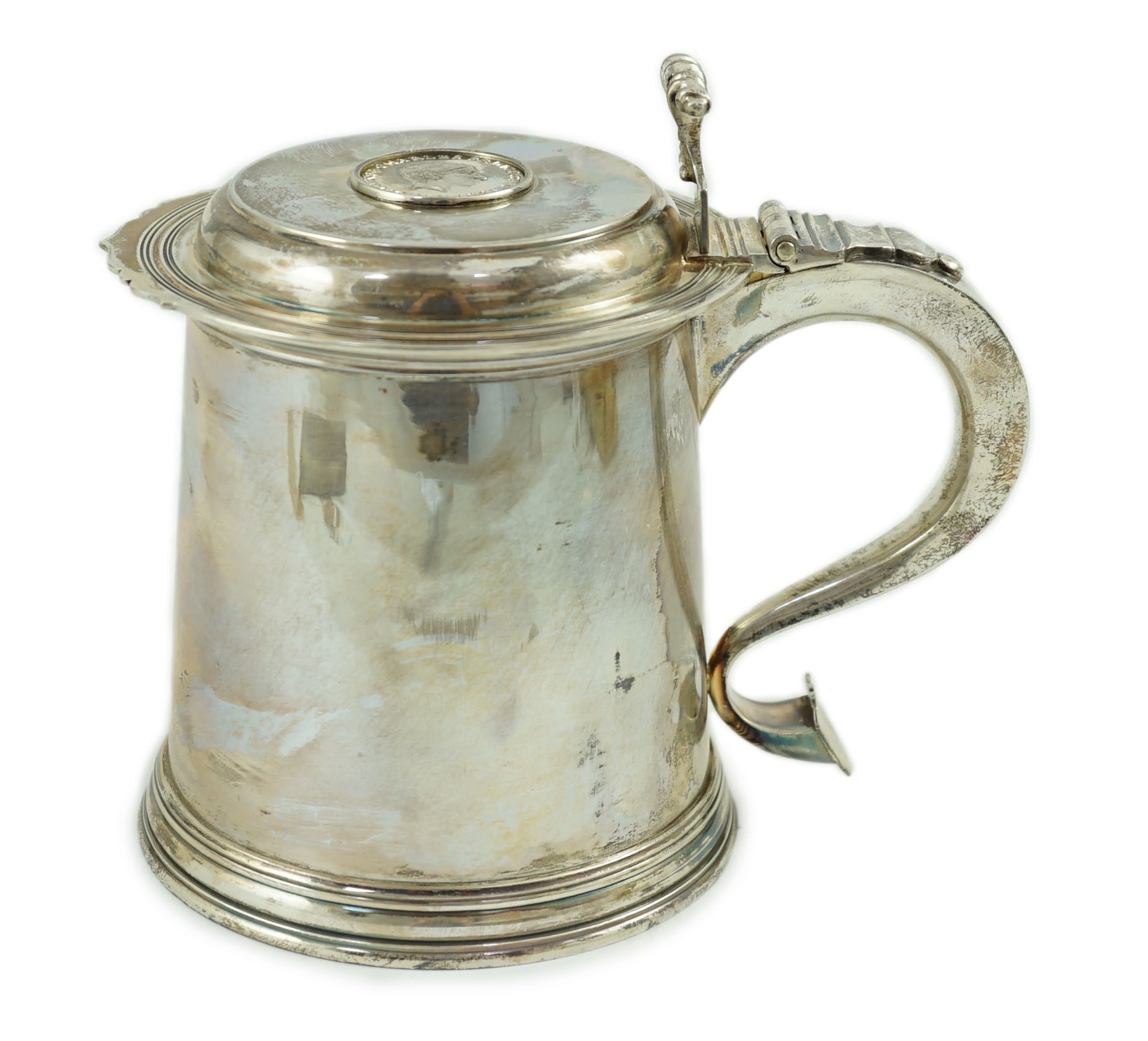 An Elizabeth II limited edition silver tankard, to commemorate the investiture of Charles as Prince of Wales at Caernarvon Castle, 1st July, 1969, Wakely & Wheeler, London, 1969